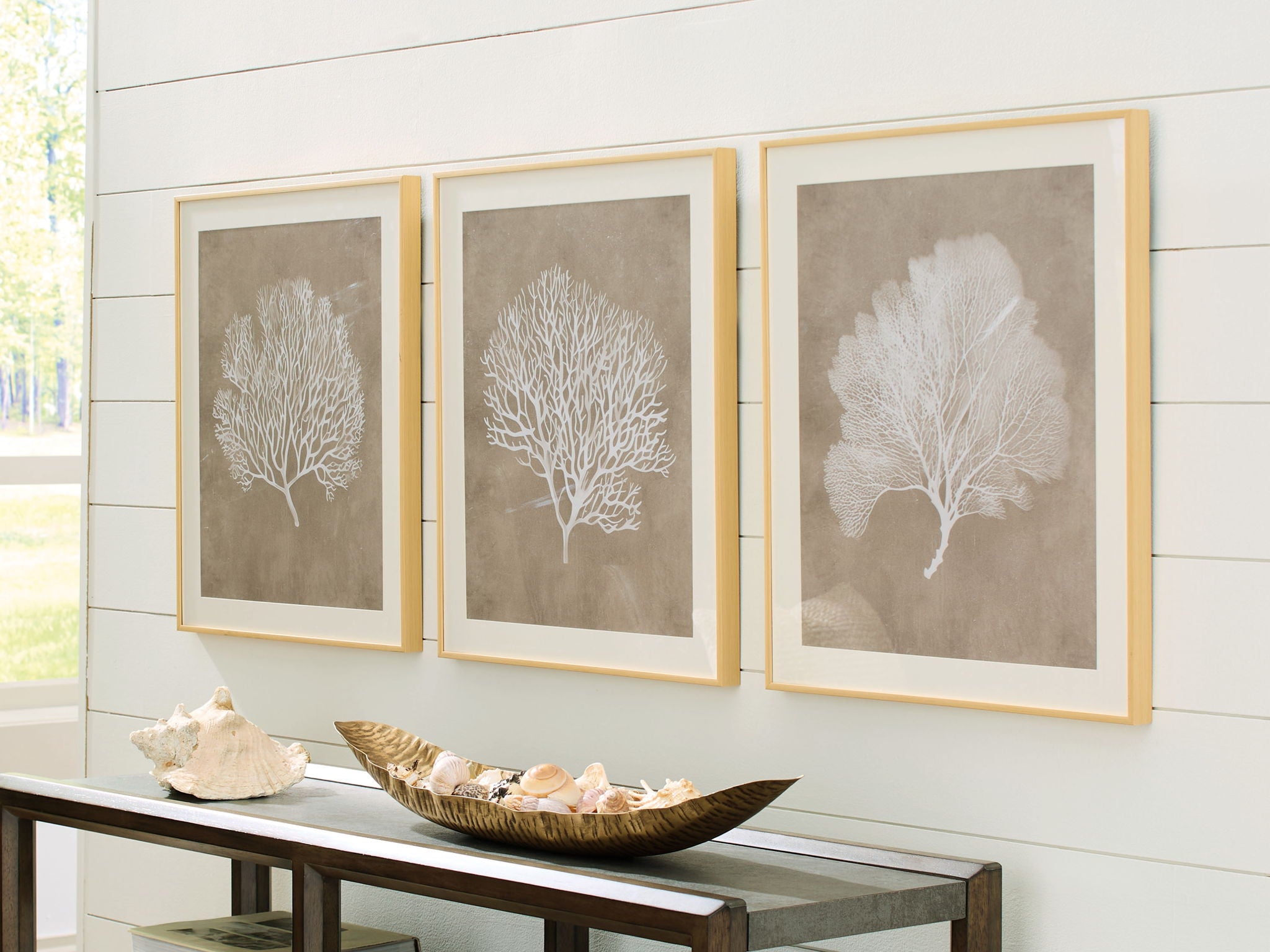 Hendridge - Taupe / White - Wall Art Set (Set of 3)
