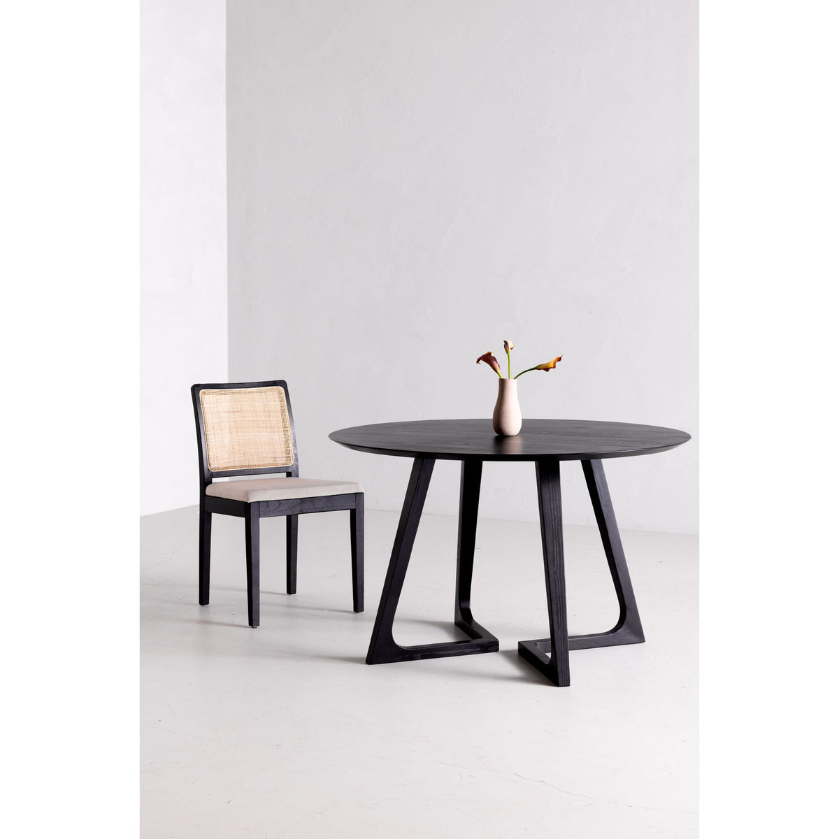 Godenza - Dining Table - Black Ash