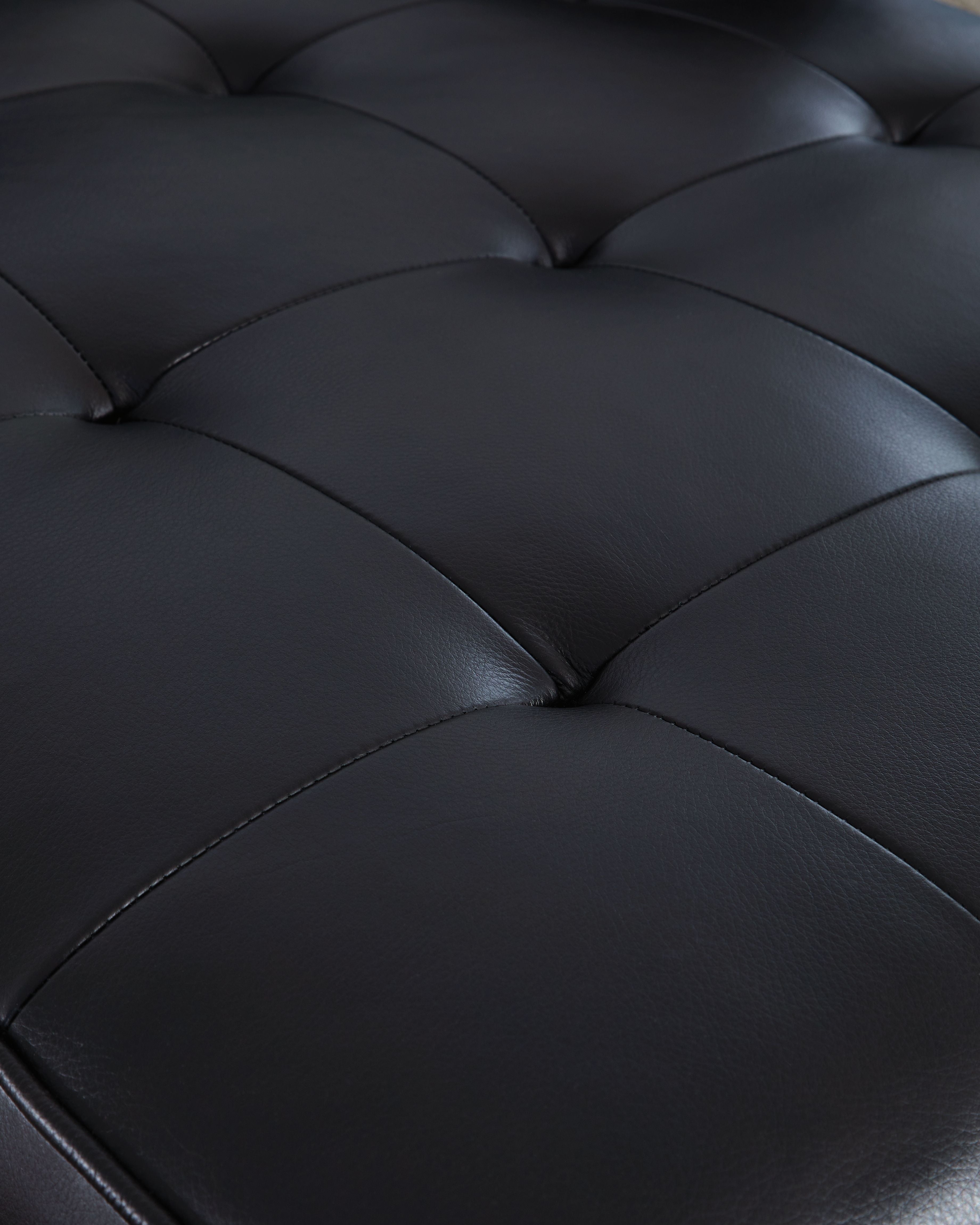 Bryceview - Onyx - Chaise - Leather Match