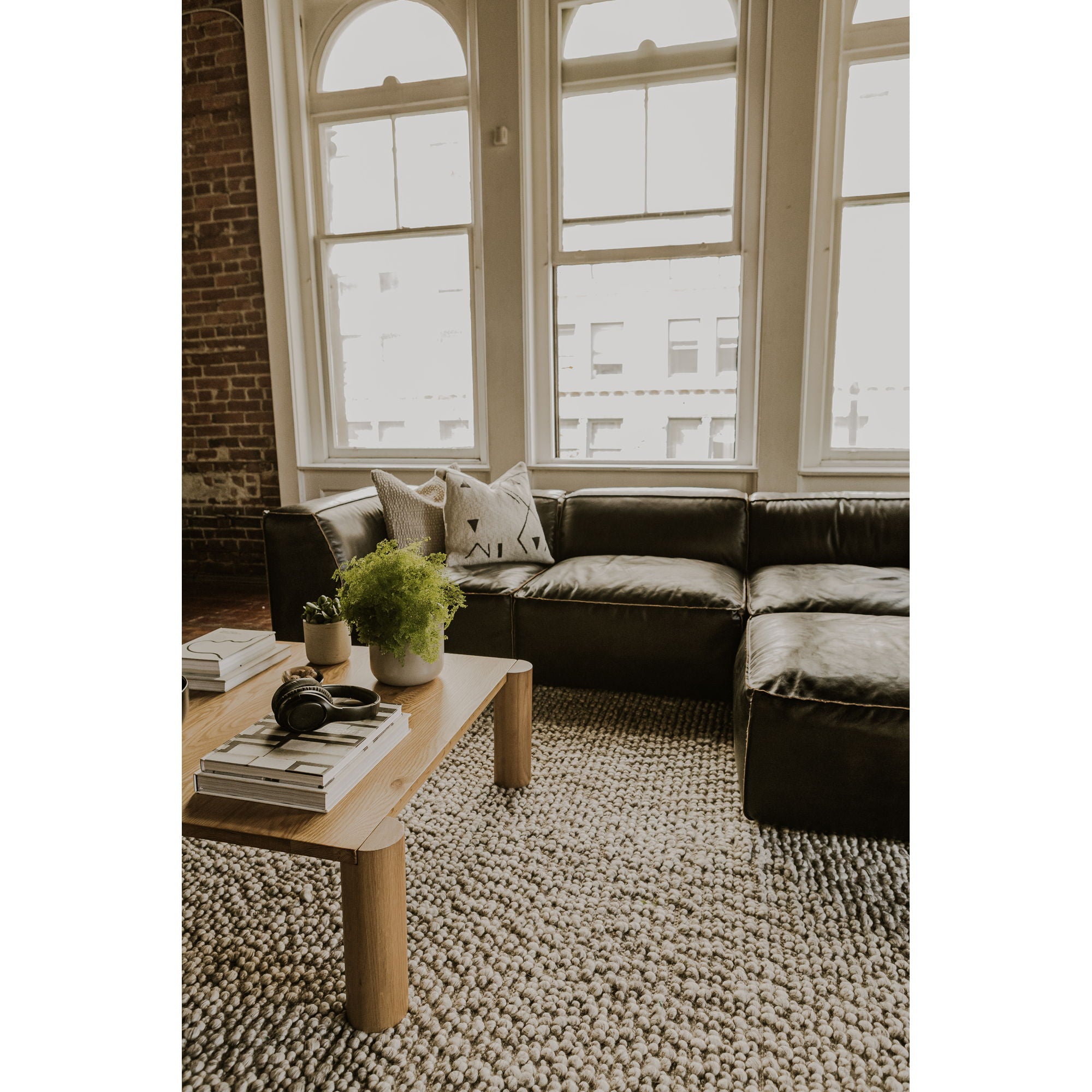 Luxe - Corner Chair - Black
