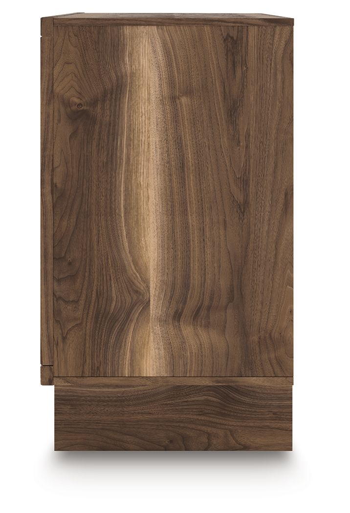 Chirason - Brown - Six Drawer Dresser
