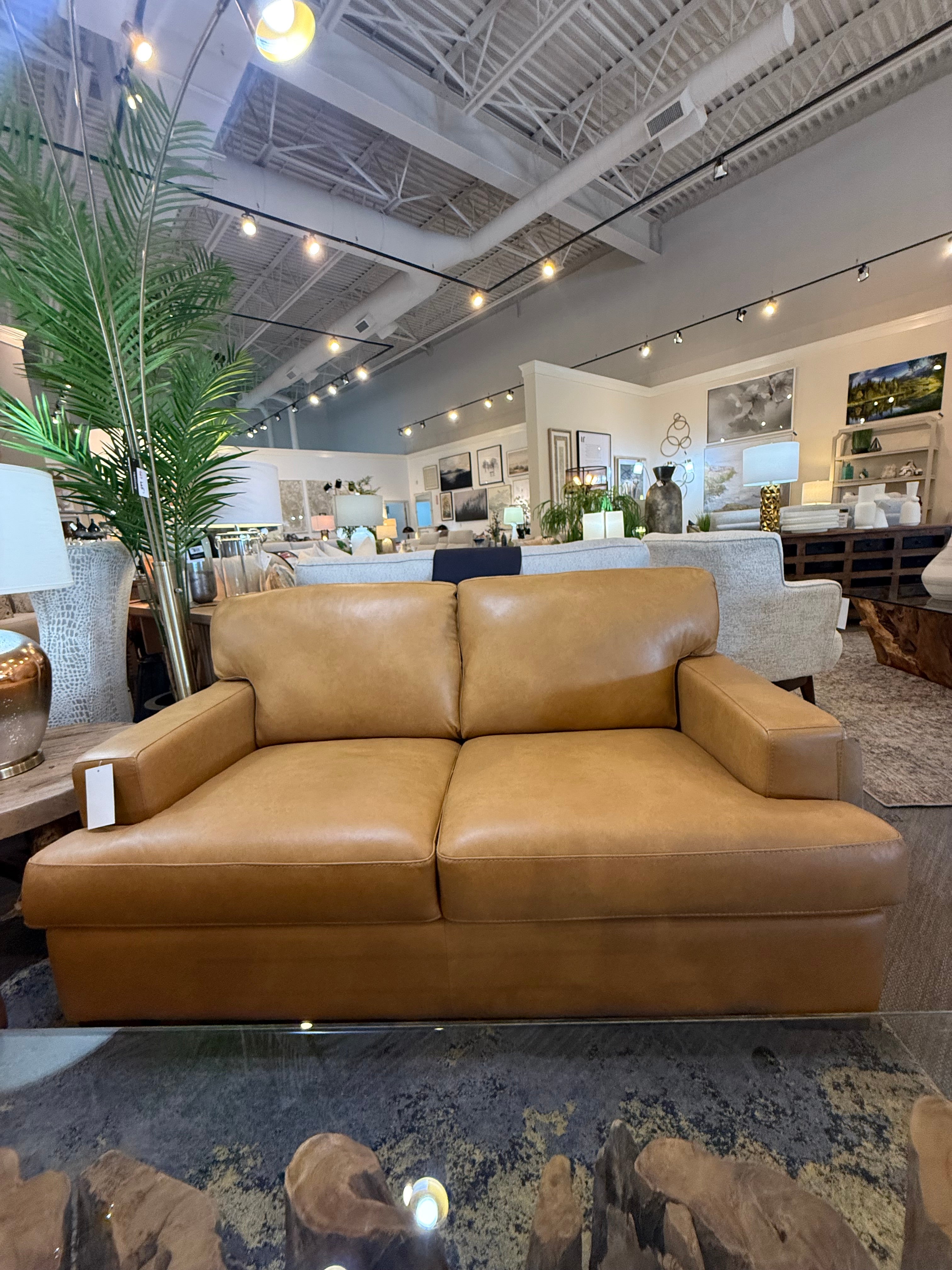 Brema Loveseat