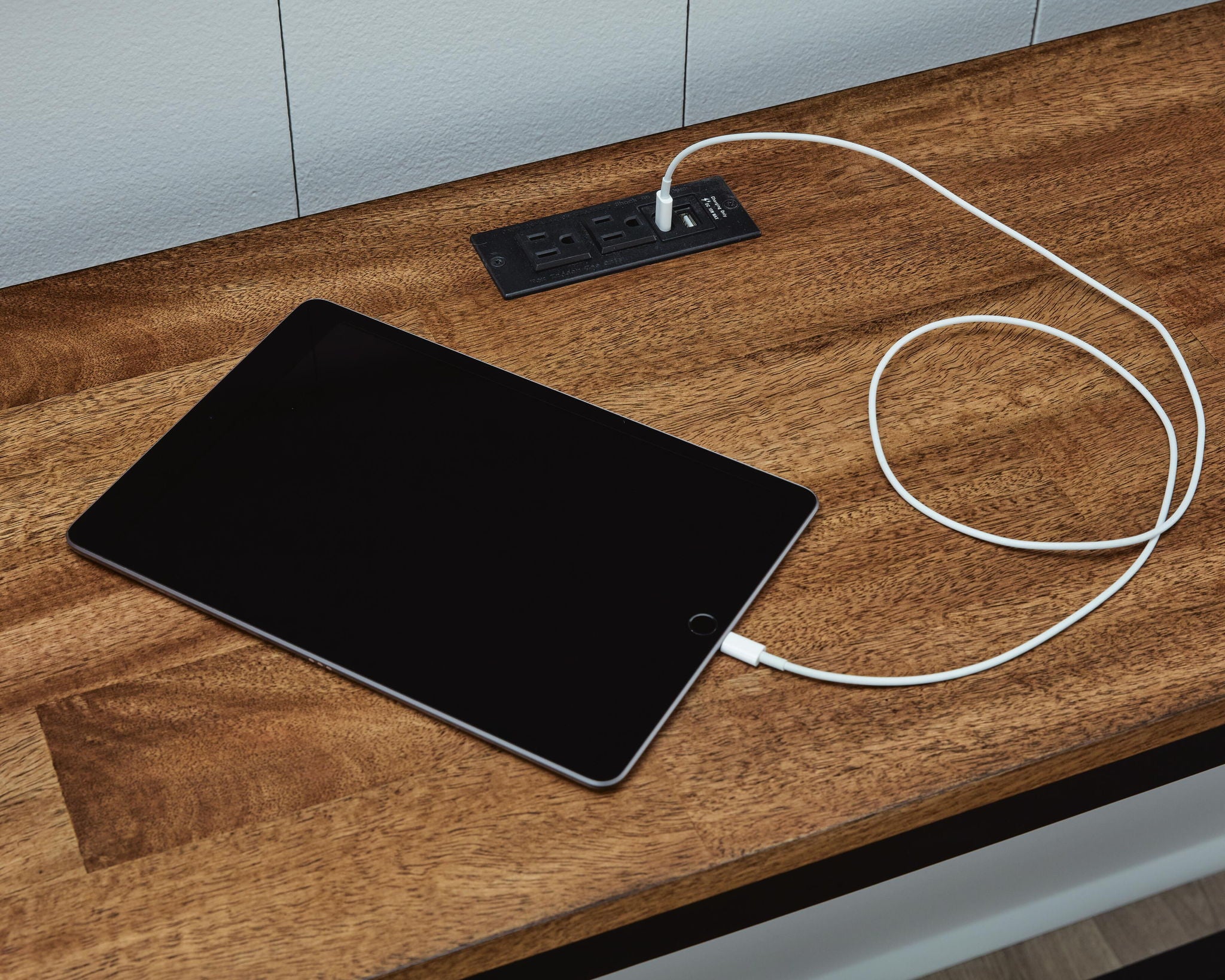 Wildenauer - Rectangular Dining Room Counter Table Set (Set of 4) - Brown / Black