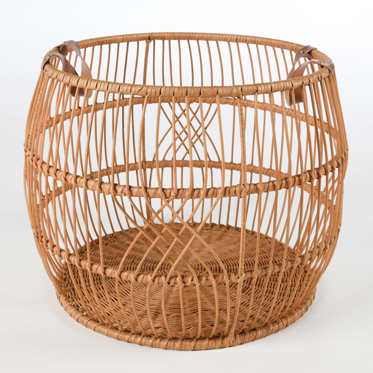 Rug Displays - Rattan Iron Basket