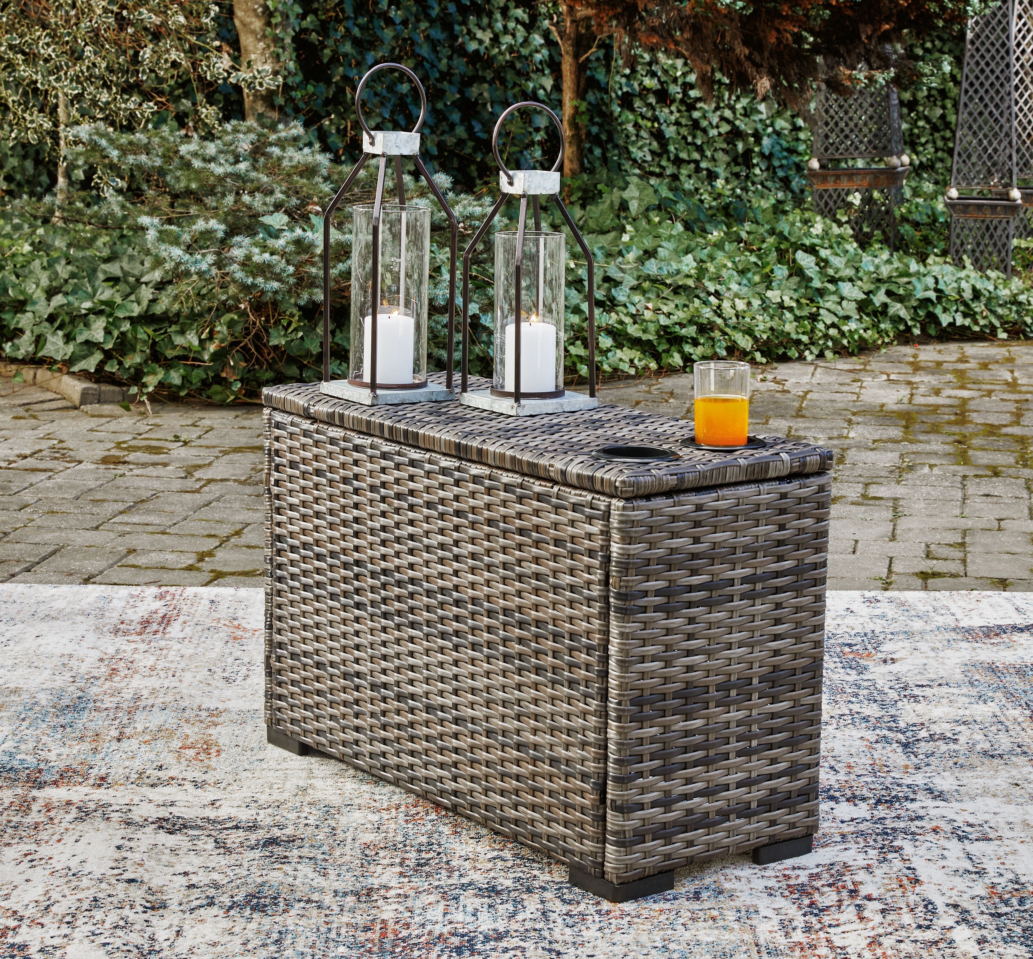 Harbor Court - Gray - Console With Drink Holders
