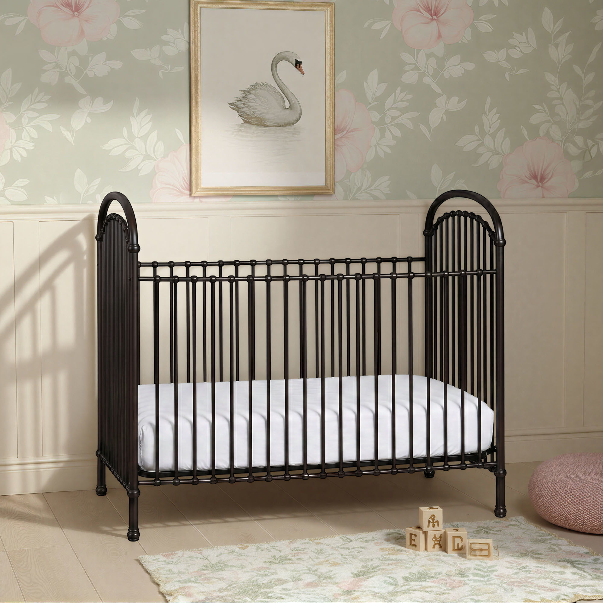 Olivia - Classic Metal Crib