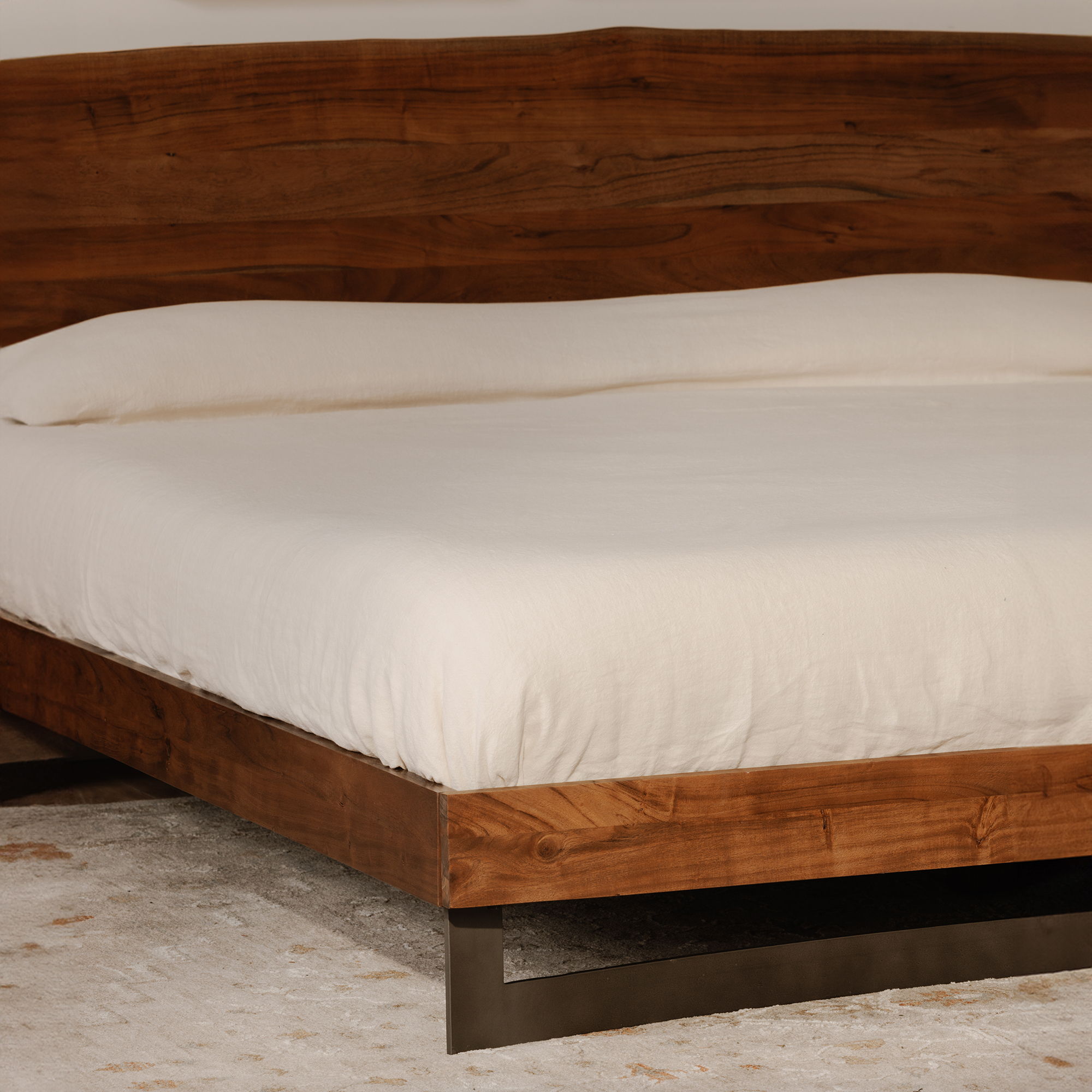 Bent - King Size Bed - Natural Stain