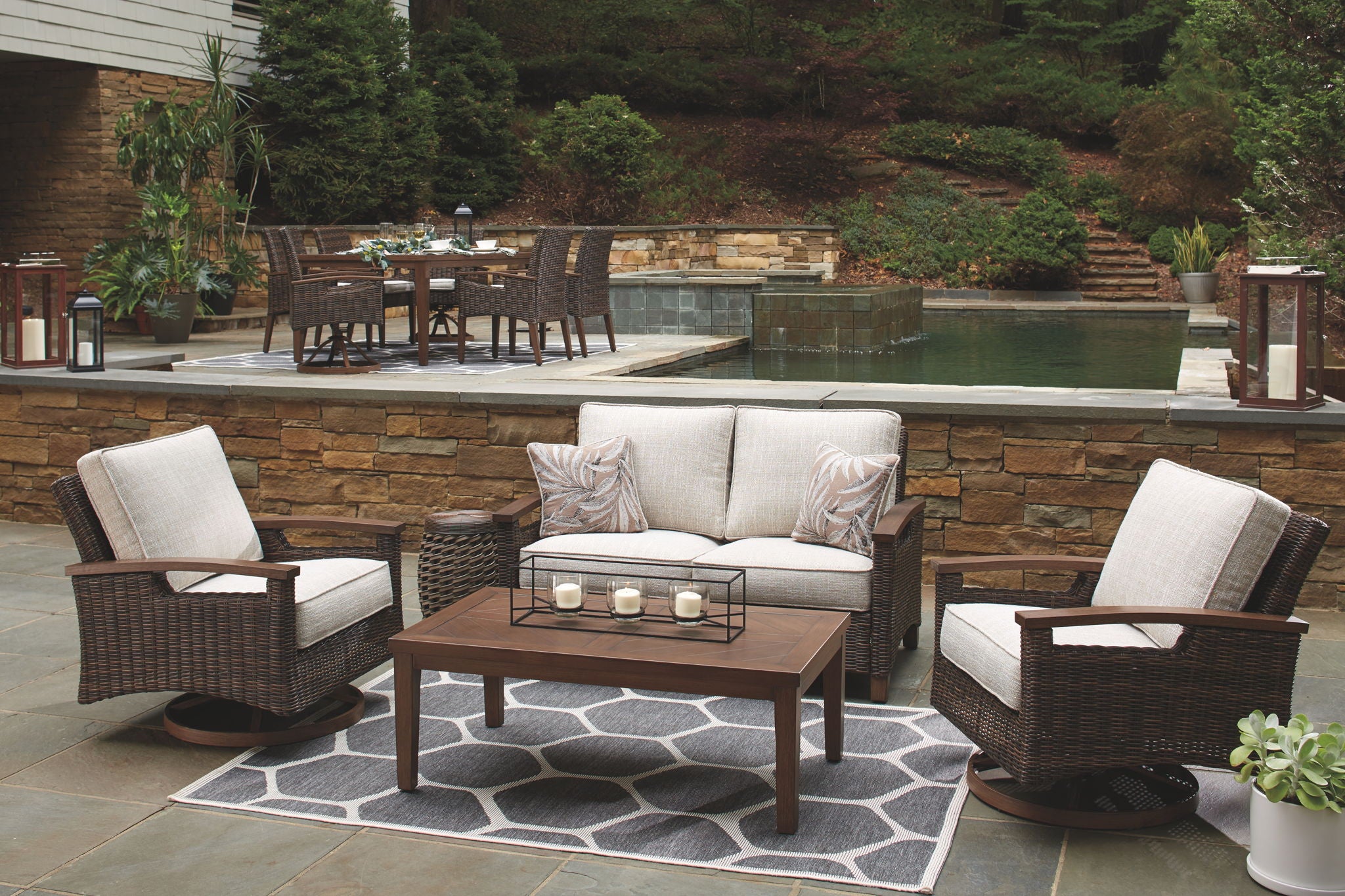 Paradise Trail - Loveseat w/Cushion - Medium Brown