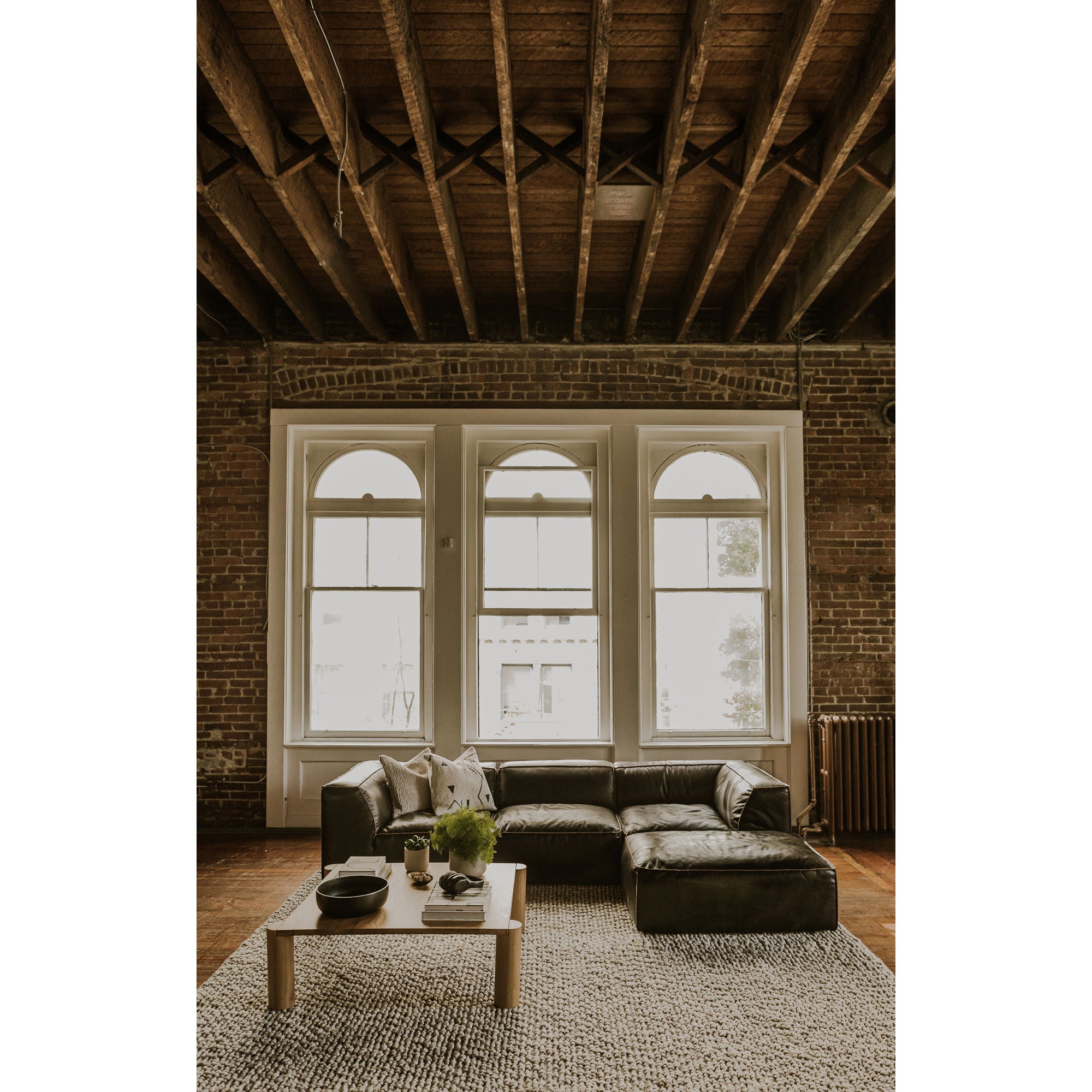 Luxe - Corner Chair - Black