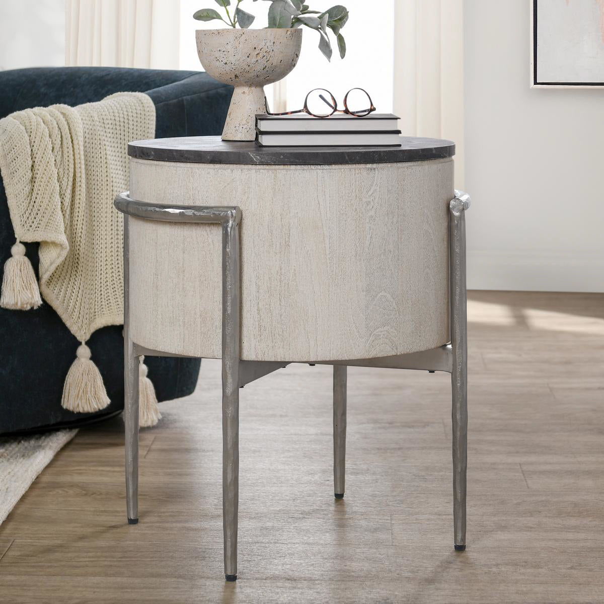 Honor - Solid Wood Round Table