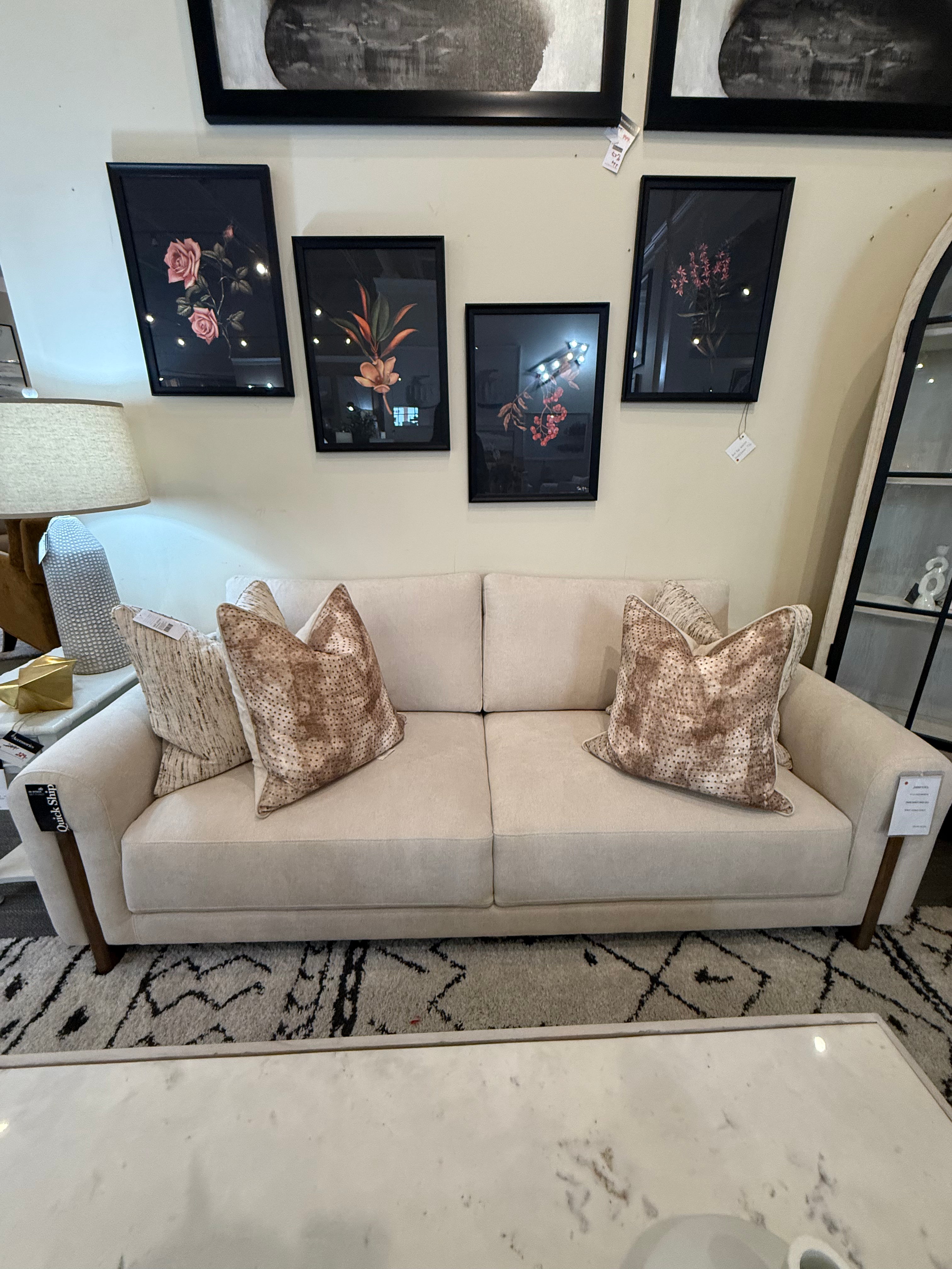 J4883 Sofa & Loveseat