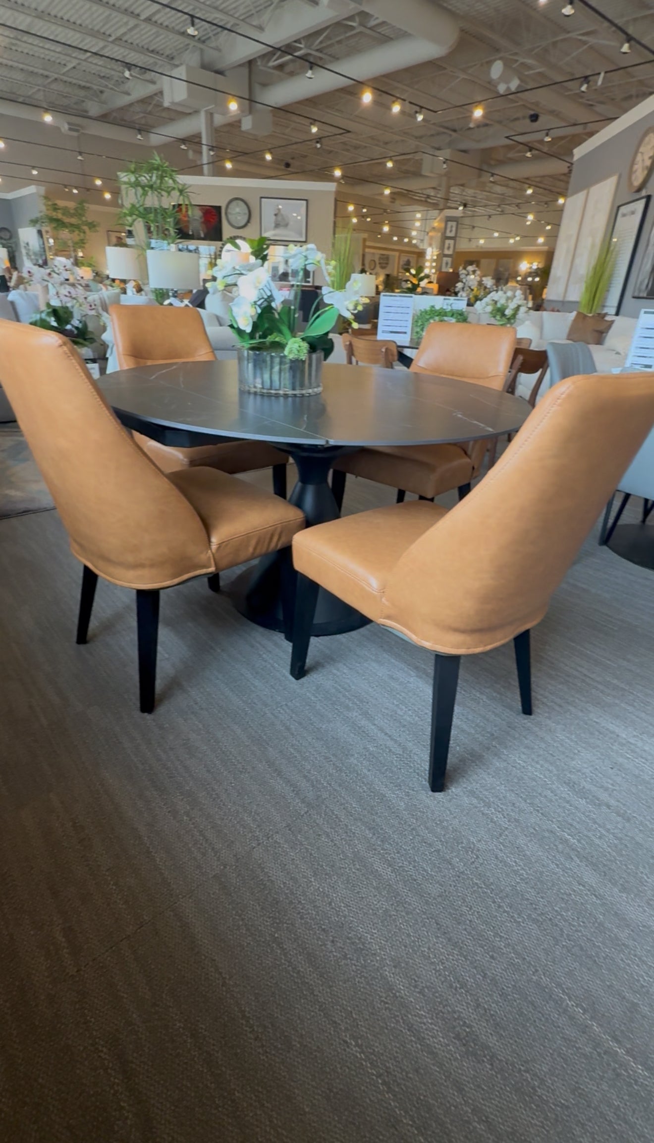 Castilo 5 Piece Dining Set