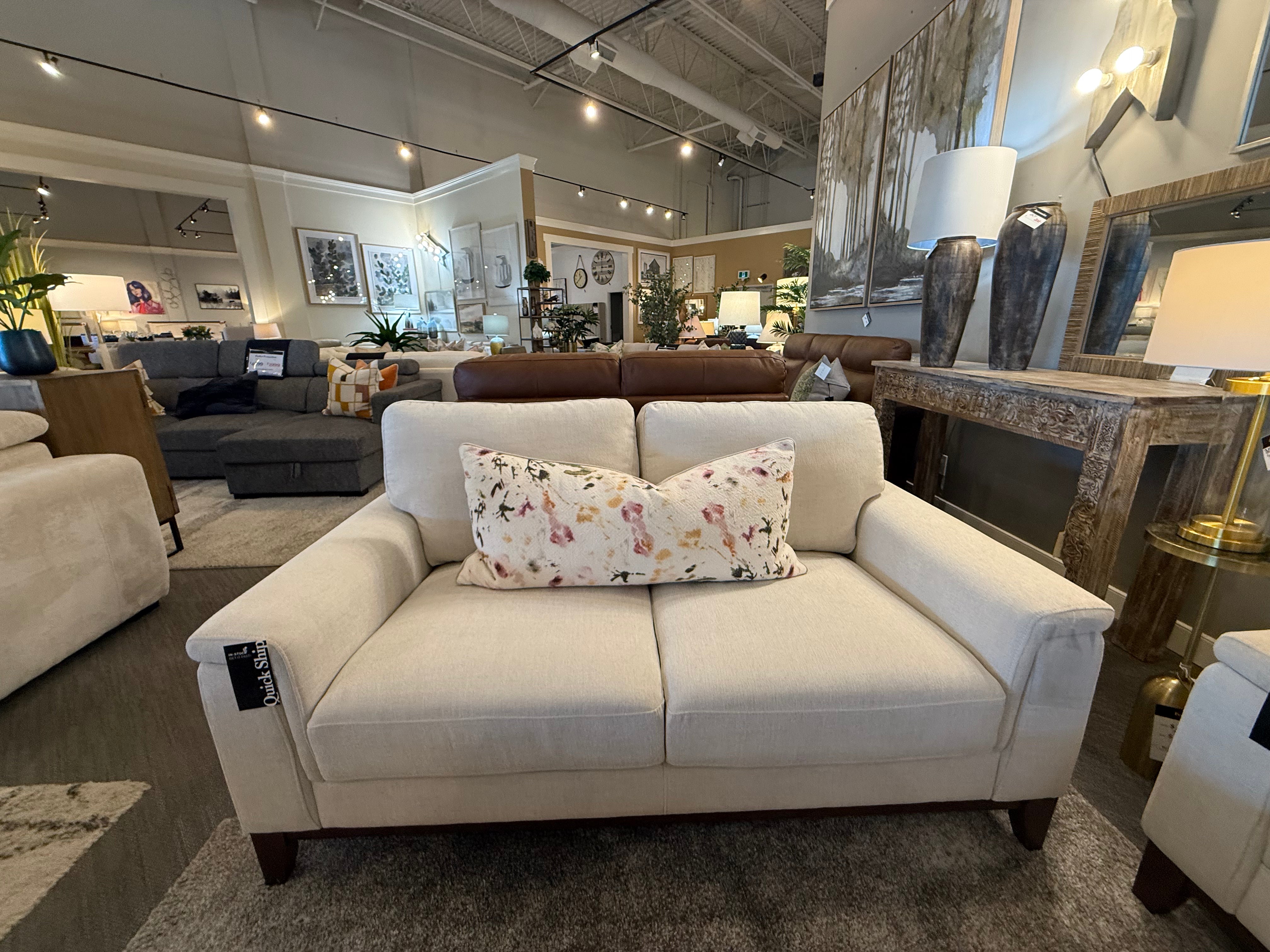 Granada loveseat