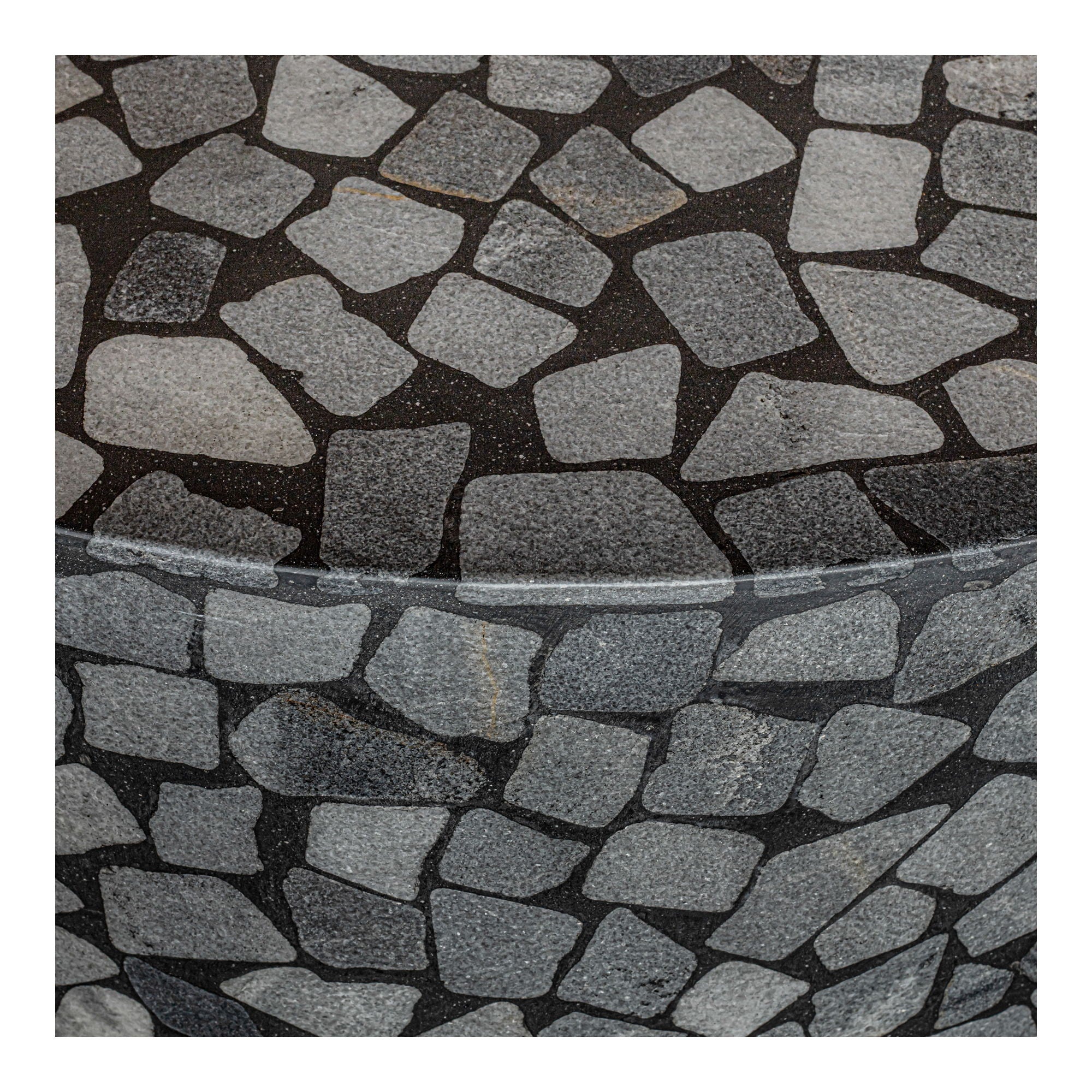 Kiri - Outdoor Coffee Table - Dark Gray