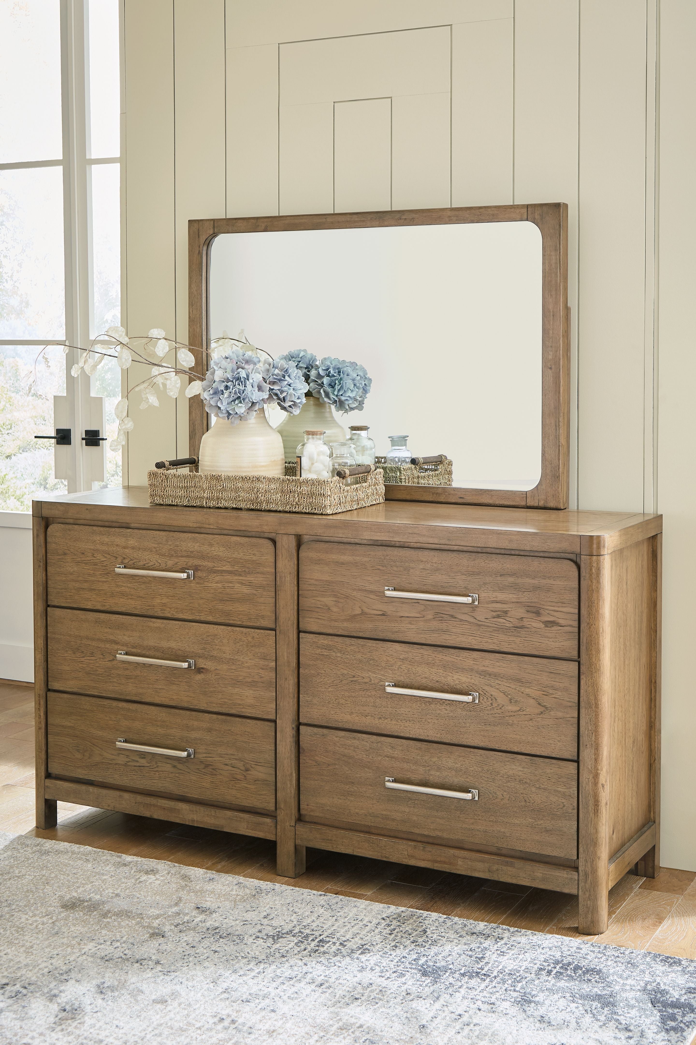 Light colored wood dresser discount