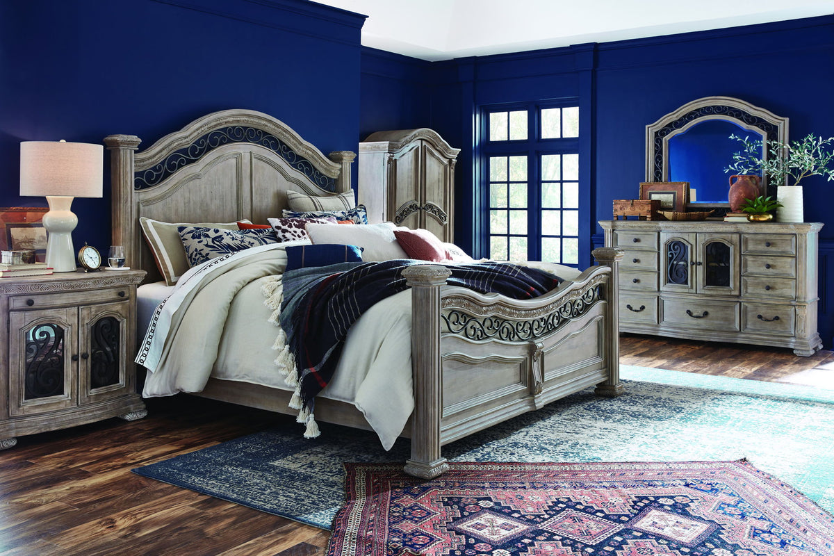 Marisol - Panel Bed
