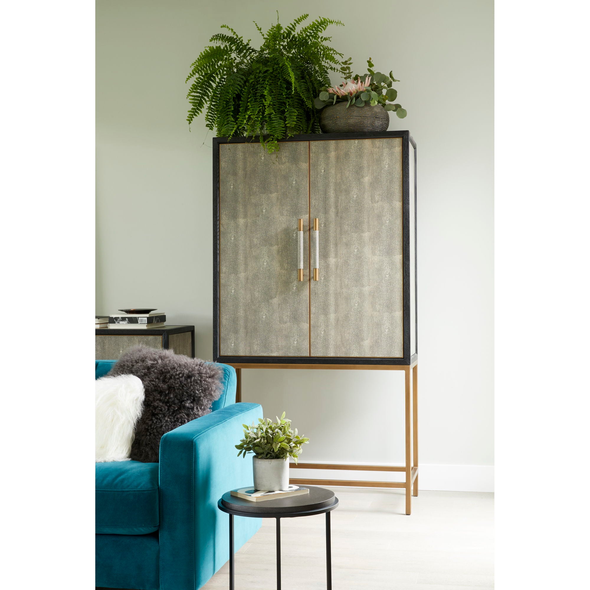 Mako - Bar Cabinet - Gray