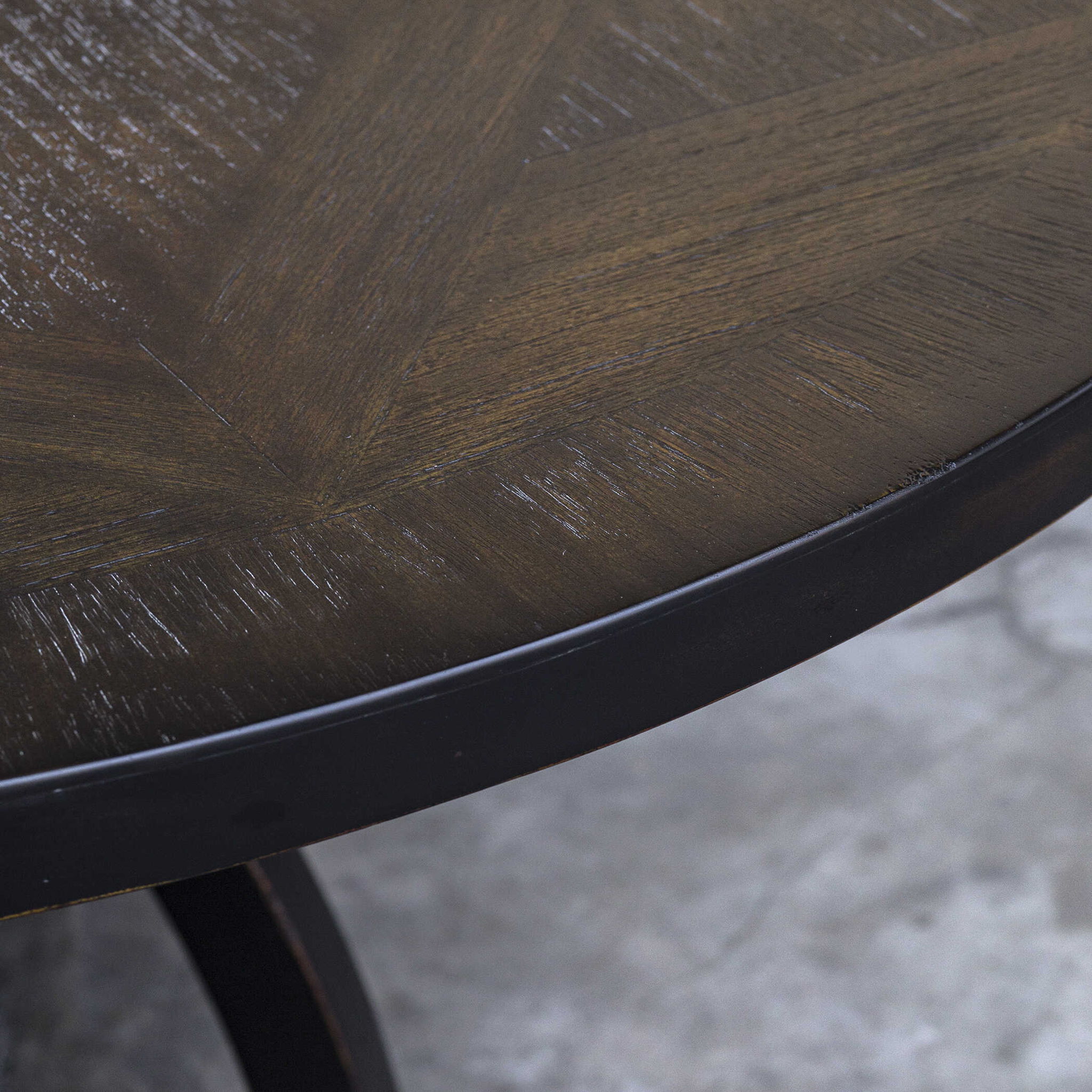 Maiva - Round Dining Table - Black