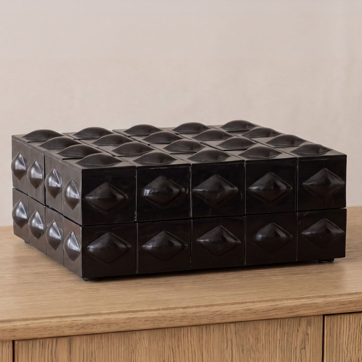 Astoria - Horn Box - Black