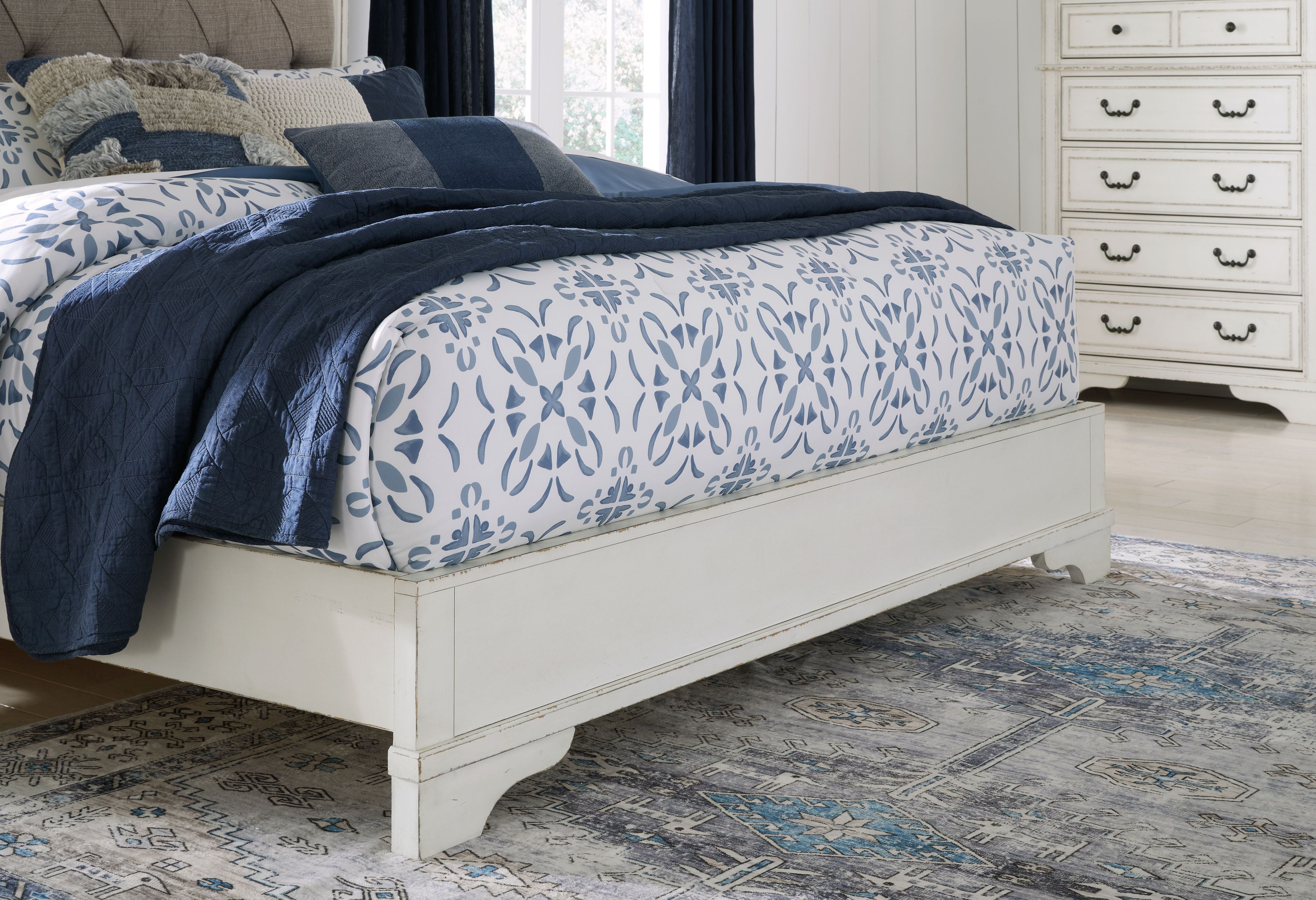 Moraway - Upholstered Panel Bed