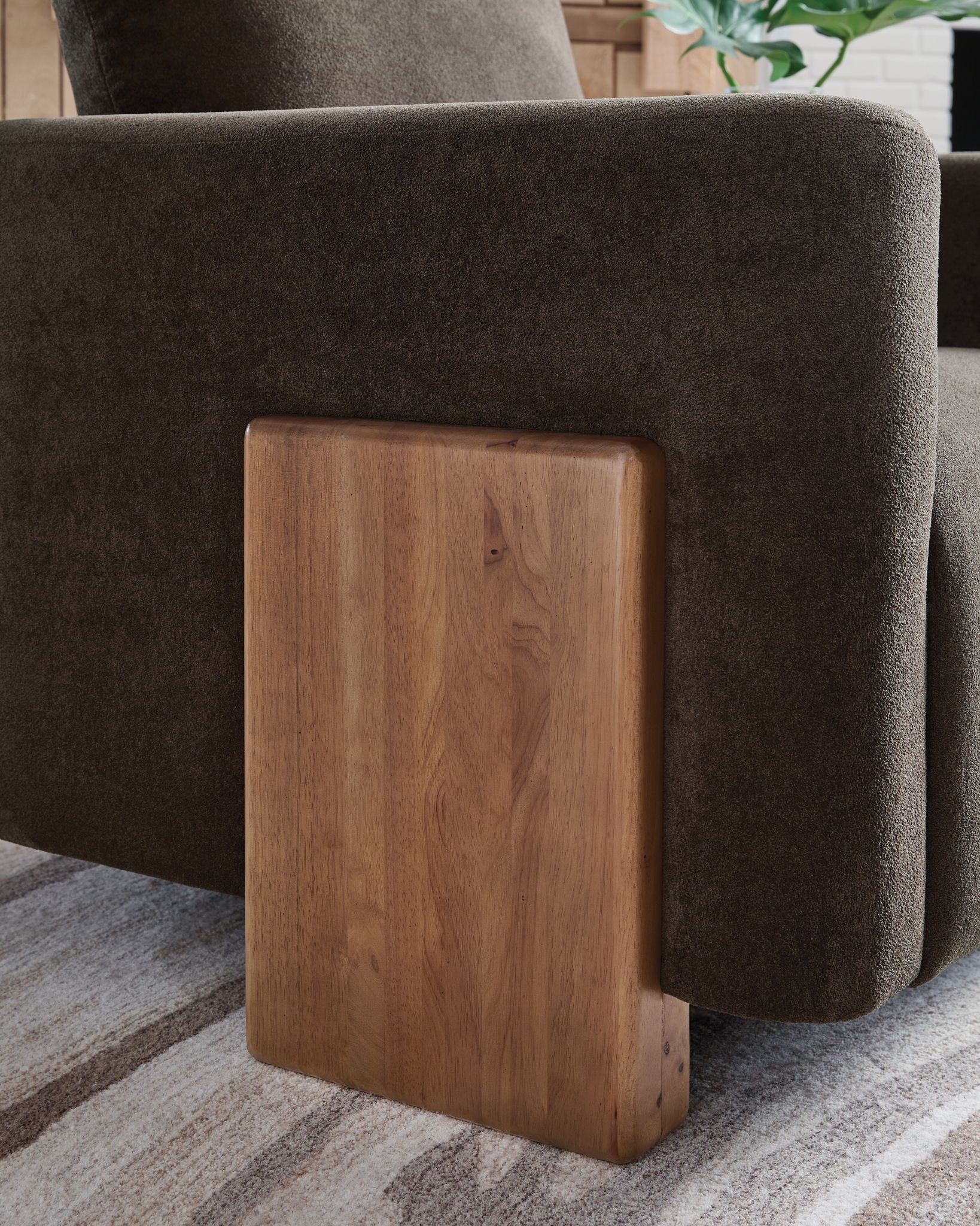 Dairlett - Brown - Accent Chair