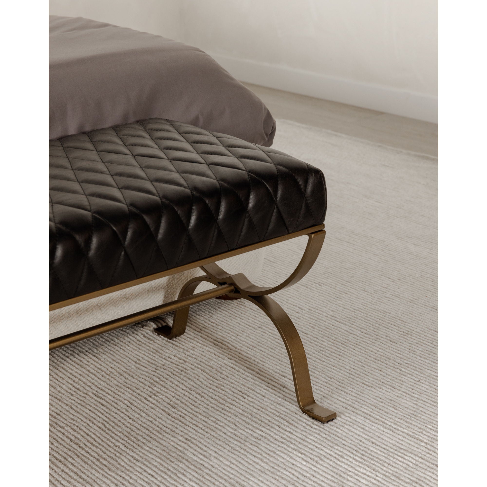Teatro - Bench - Black