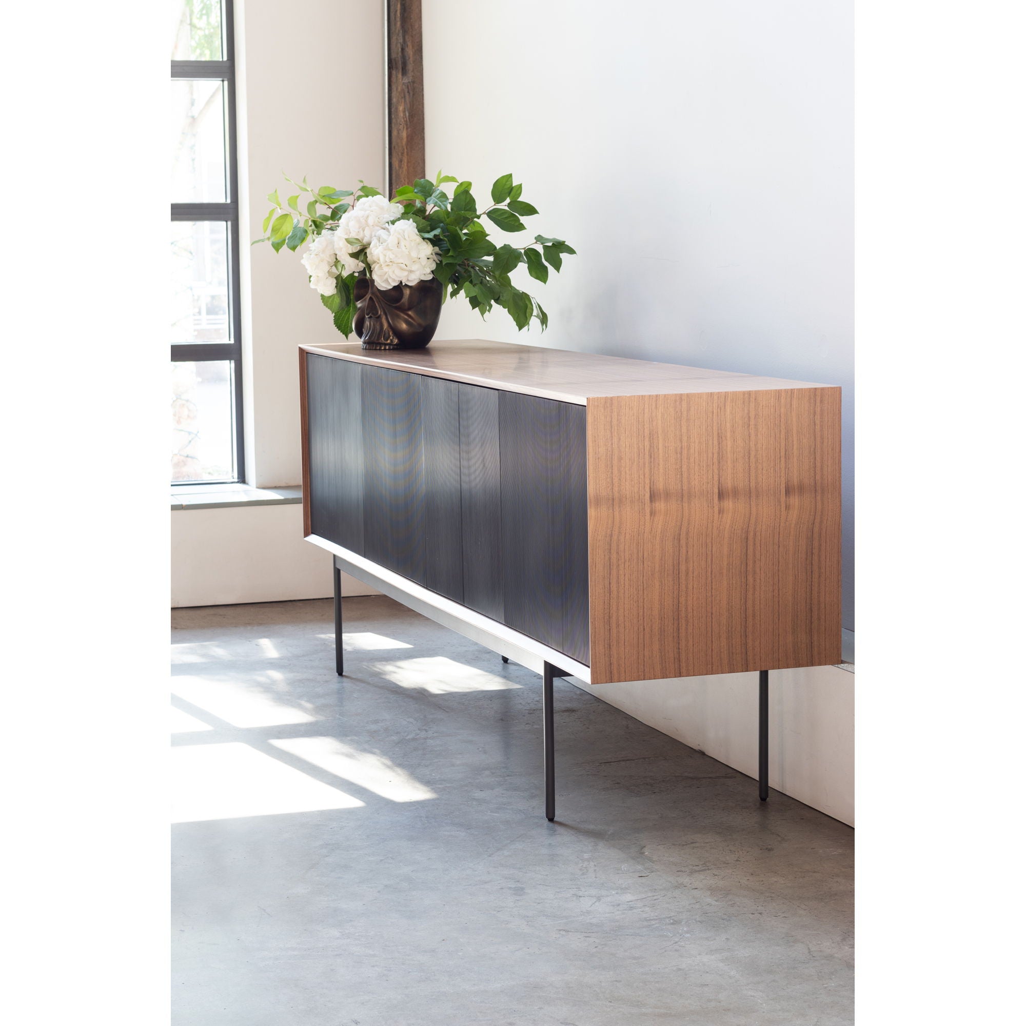 Araya - Sideboard - Walnut Veneer