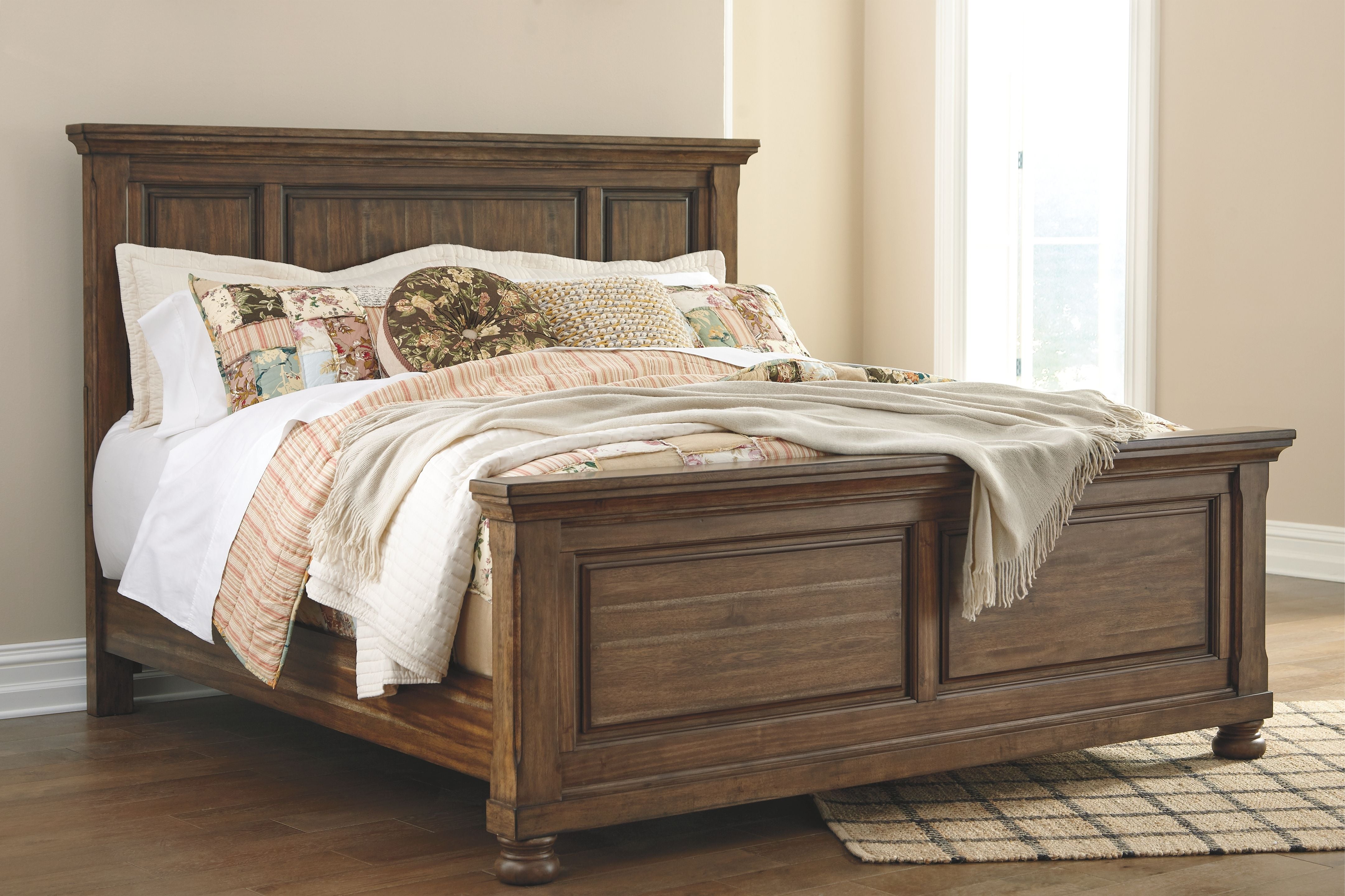 Flynnter - Panel Bedroom Set